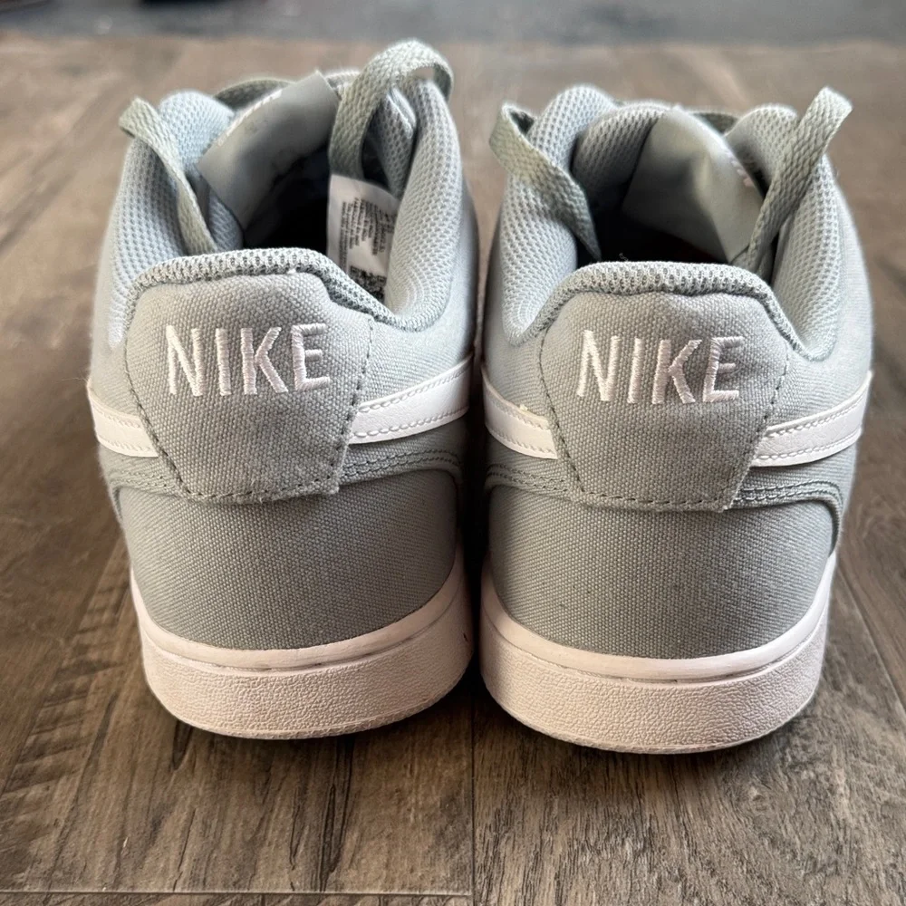 Nike - Men's Light Gray Sneakers - Size 11